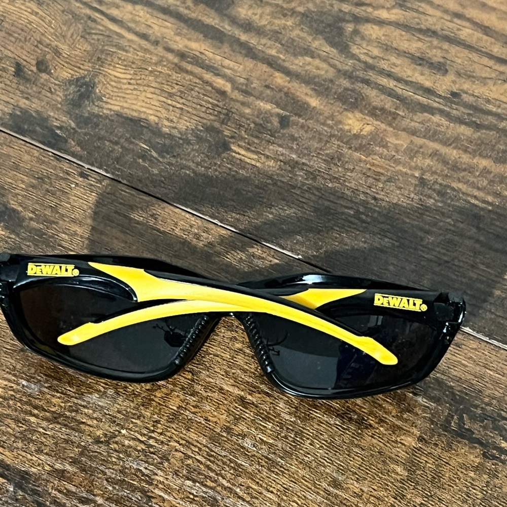DeWalt Black and Yellow Safety Glasses